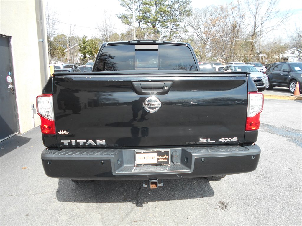 2017 Nissan Titan SL photo