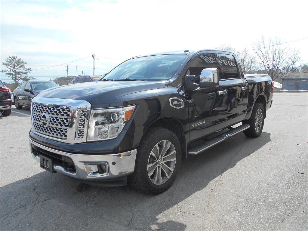 2017 Nissan Titan SL photo