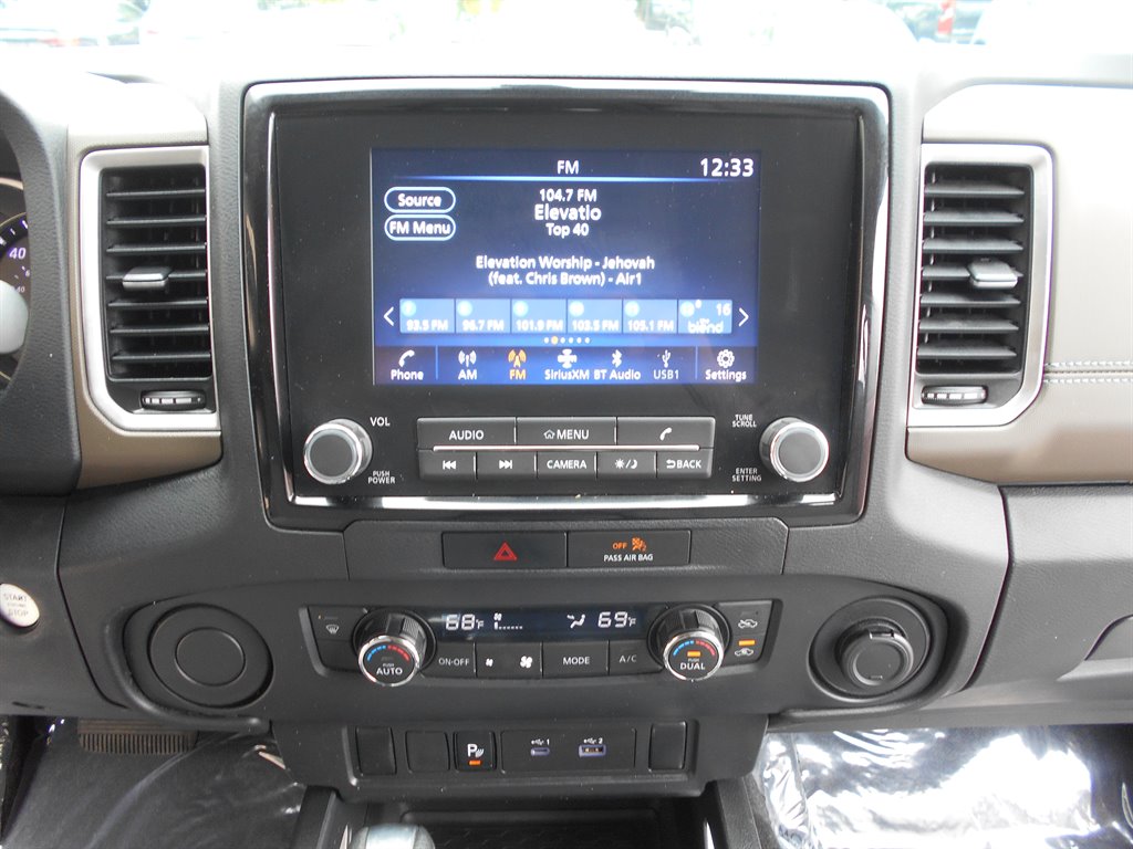 2022 Nissan Frontier SV photo