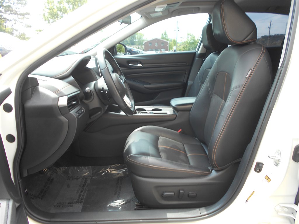 2019 Nissan Altima SR photo