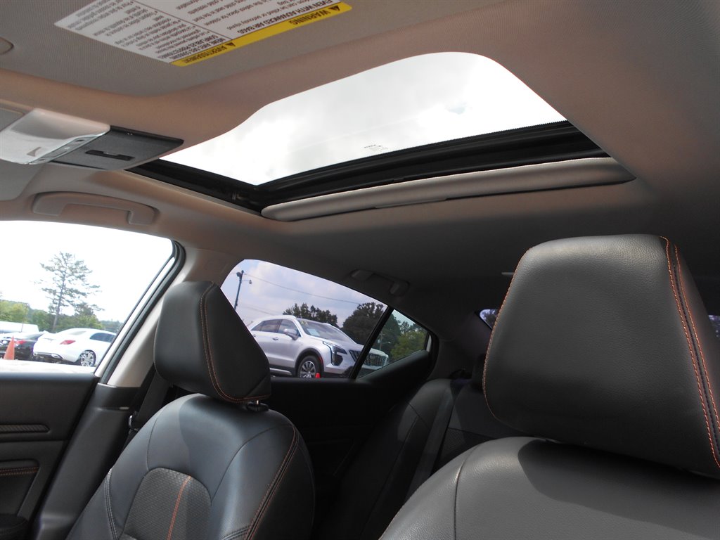 2019 Nissan Altima SR photo