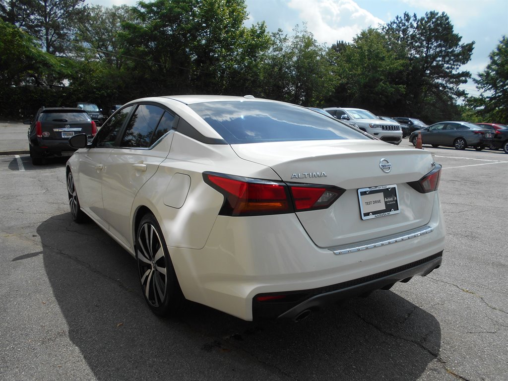 2019 Nissan Altima SR photo