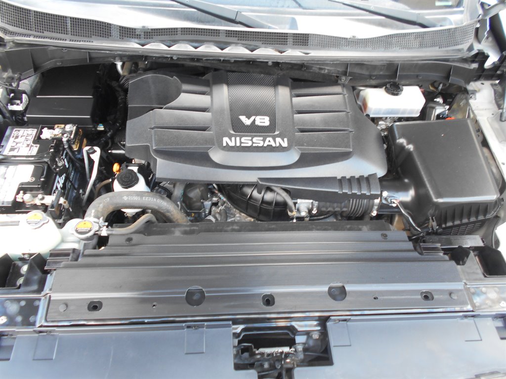 2018 Nissan Titan SV photo