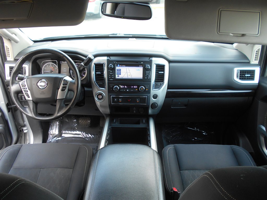 2018 Nissan Titan SV photo