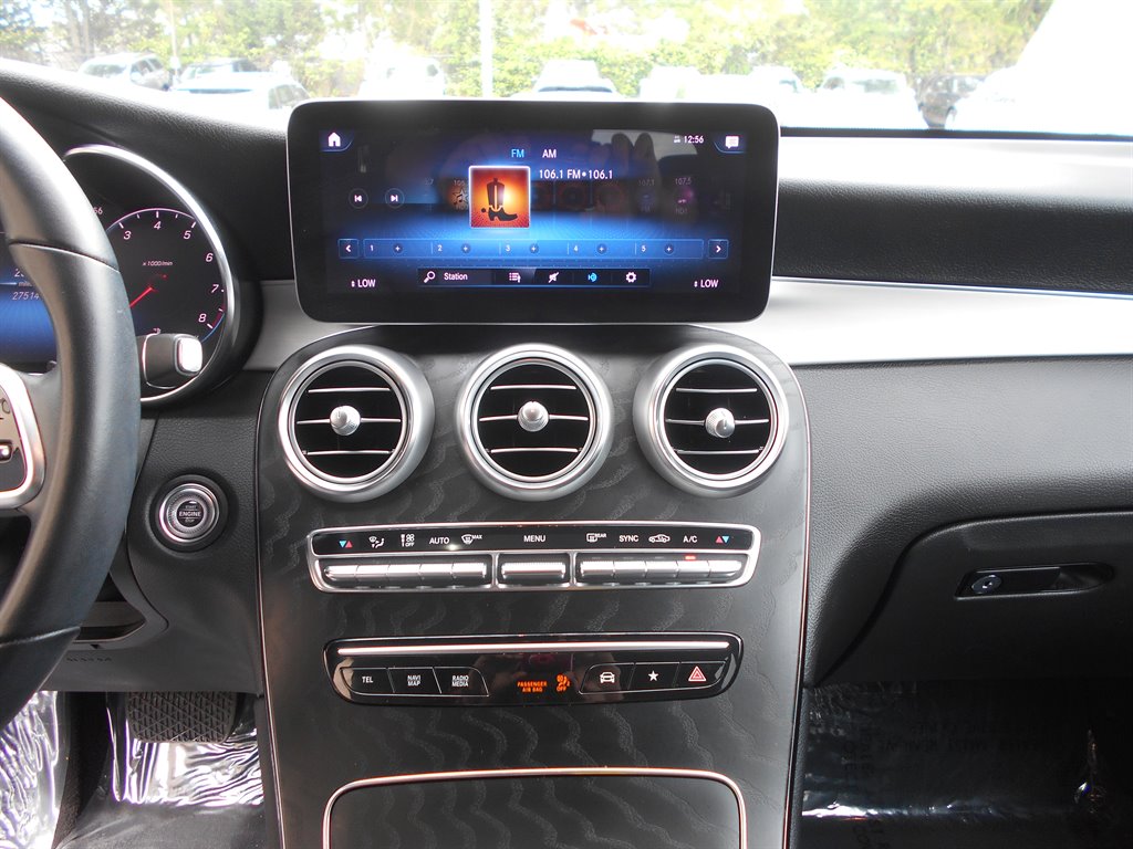2022 Mercedes-Benz GLC GLC300 photo