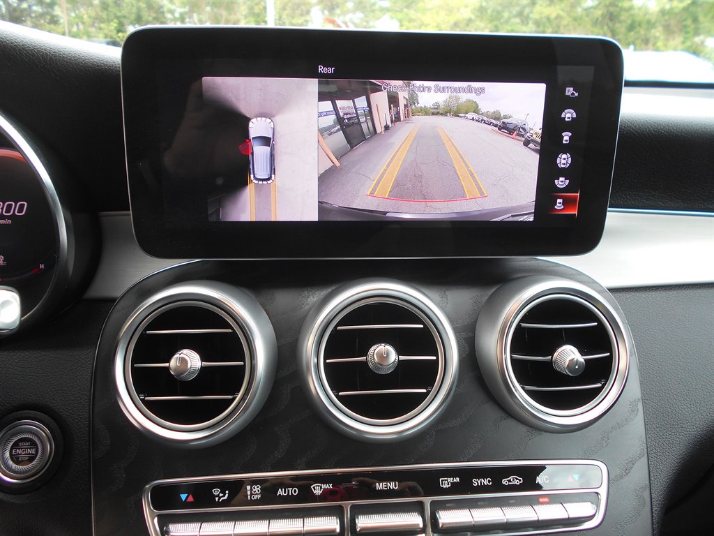 2022 Mercedes-Benz GLC GLC300 photo