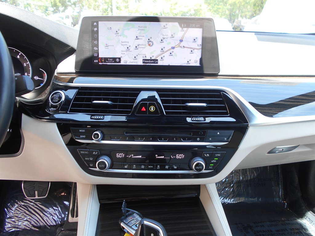 2018 BMW 5-Series 530i photo