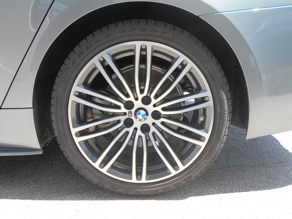 2018 BMW 5-Series 530i photo