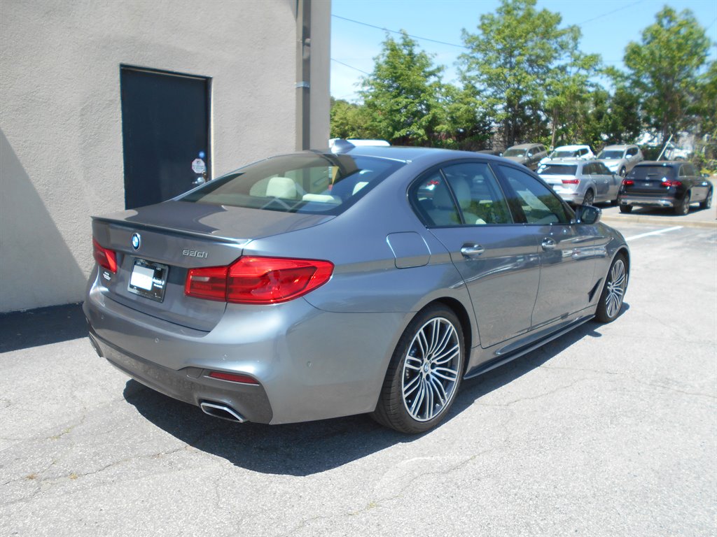 2018 BMW 5-Series 530i photo