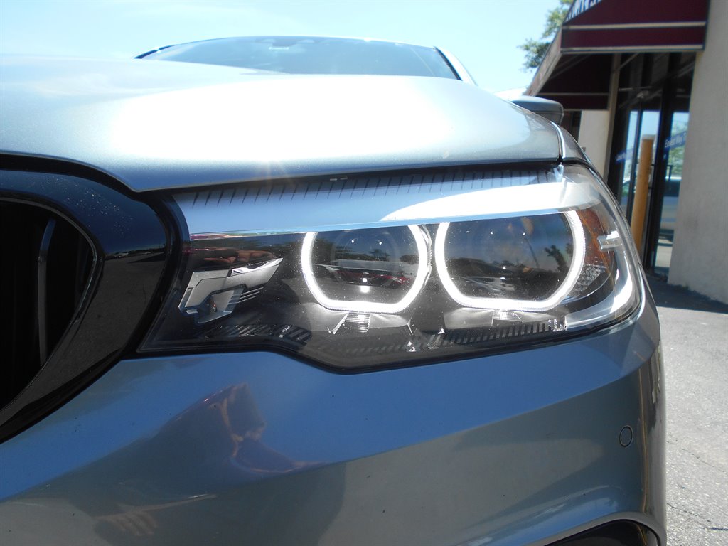 2018 BMW 5-Series 530i photo