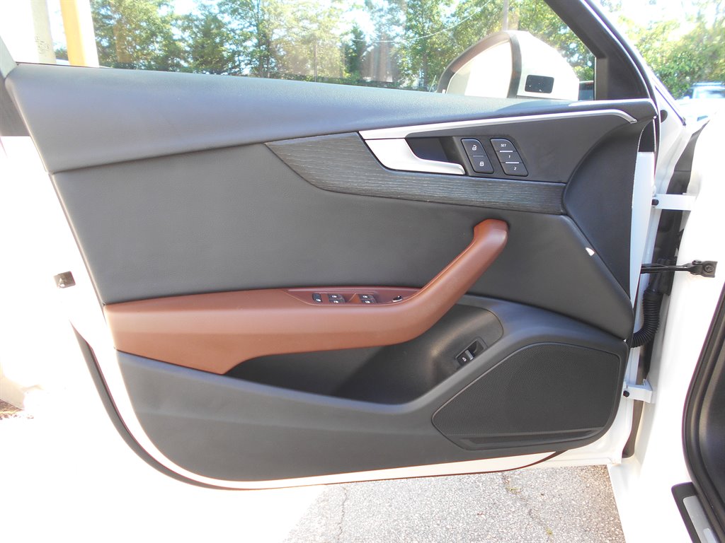 2019 Audi A4 Premium photo