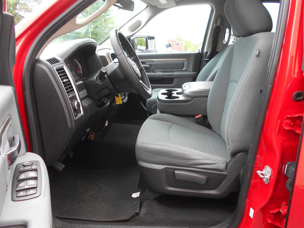 2016 RAM 1500 SLT photo