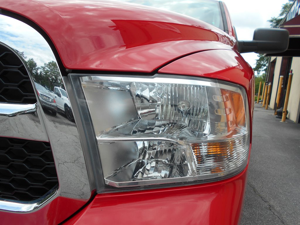 2016 RAM 1500 SLT photo