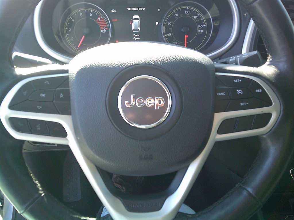2018 Jeep Cherokee - $17,995