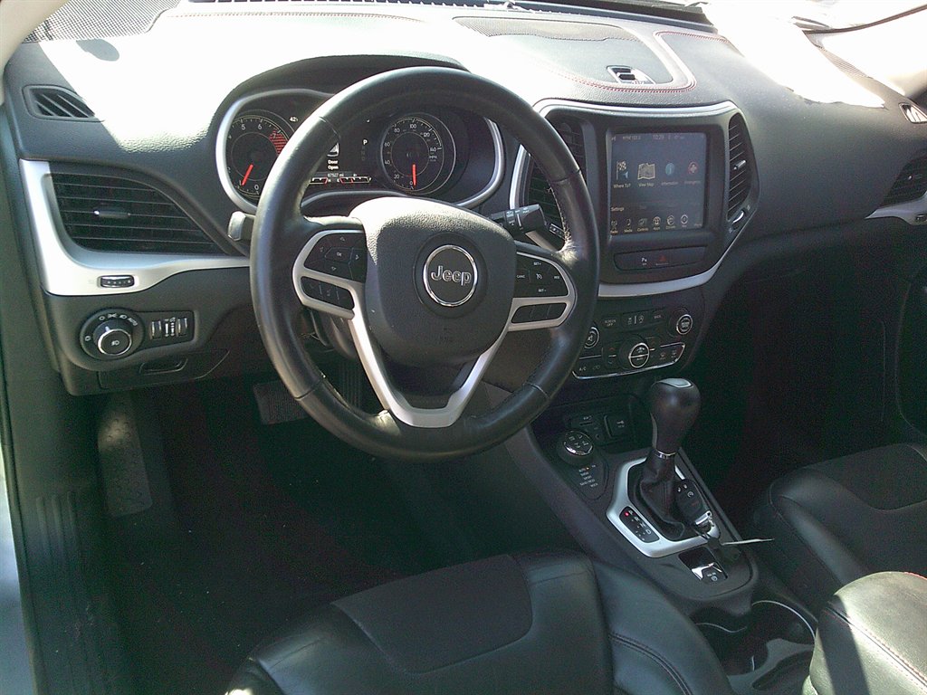 2018 Jeep Cherokee - $17,995