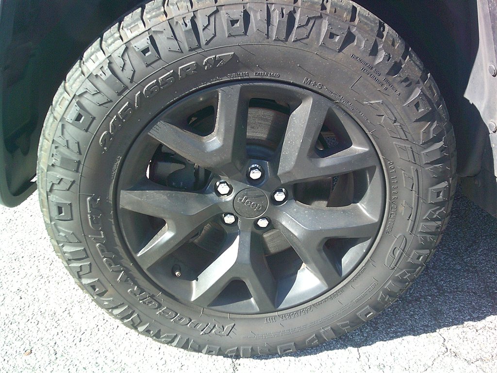 2018 Jeep Cherokee - $17,995