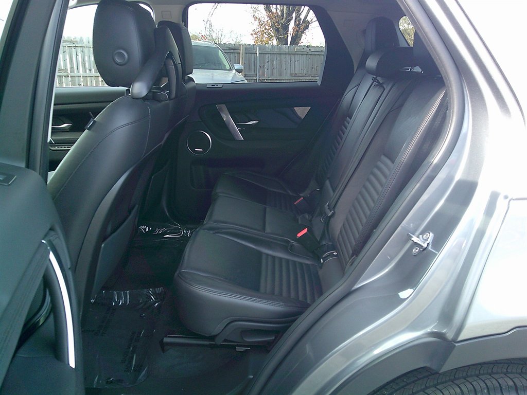 2020 Land Rover Discovery - $19,995