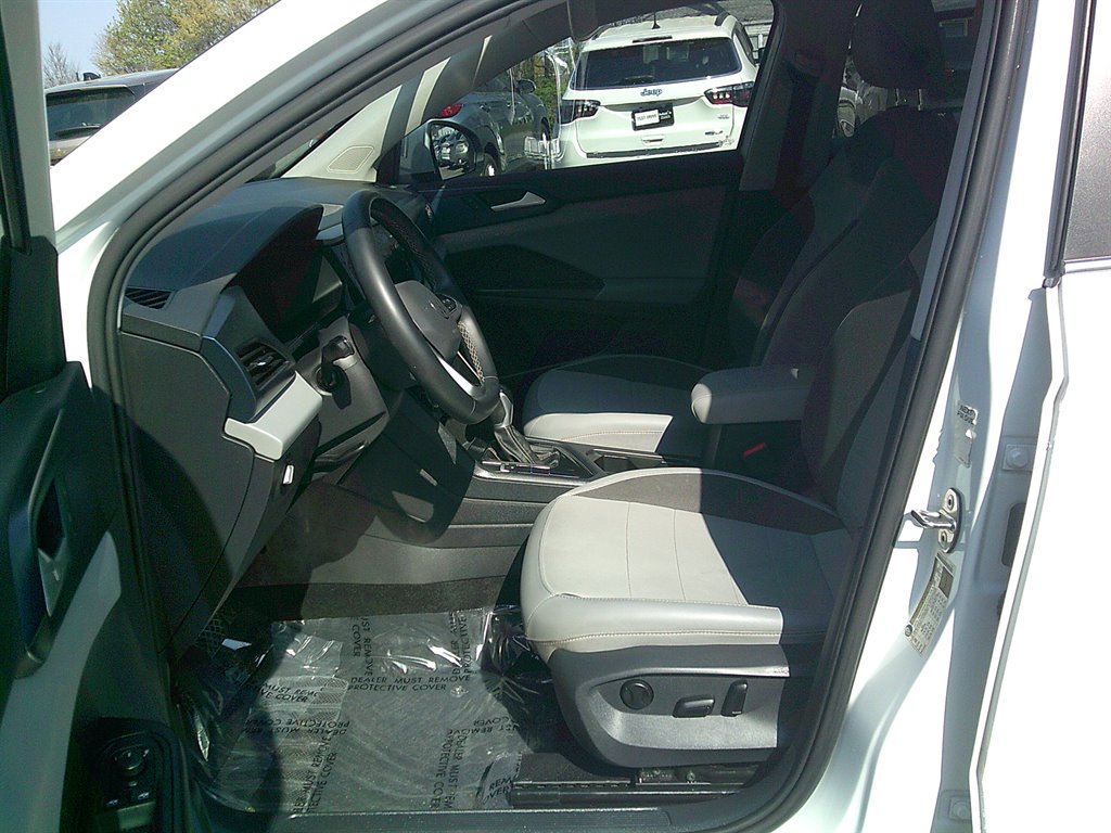 2022 Volkswagen Taos - $17,995