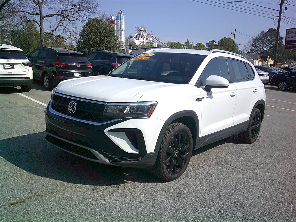 2022 Volkswagen Taos - $17,995