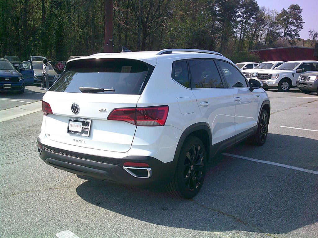 2022 Volkswagen Taos - $17,995