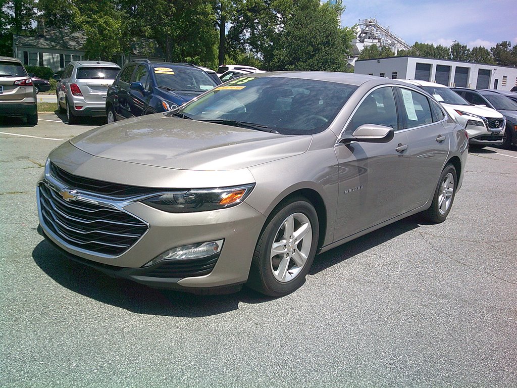 2023 Chevrolet Malibu - $18,995