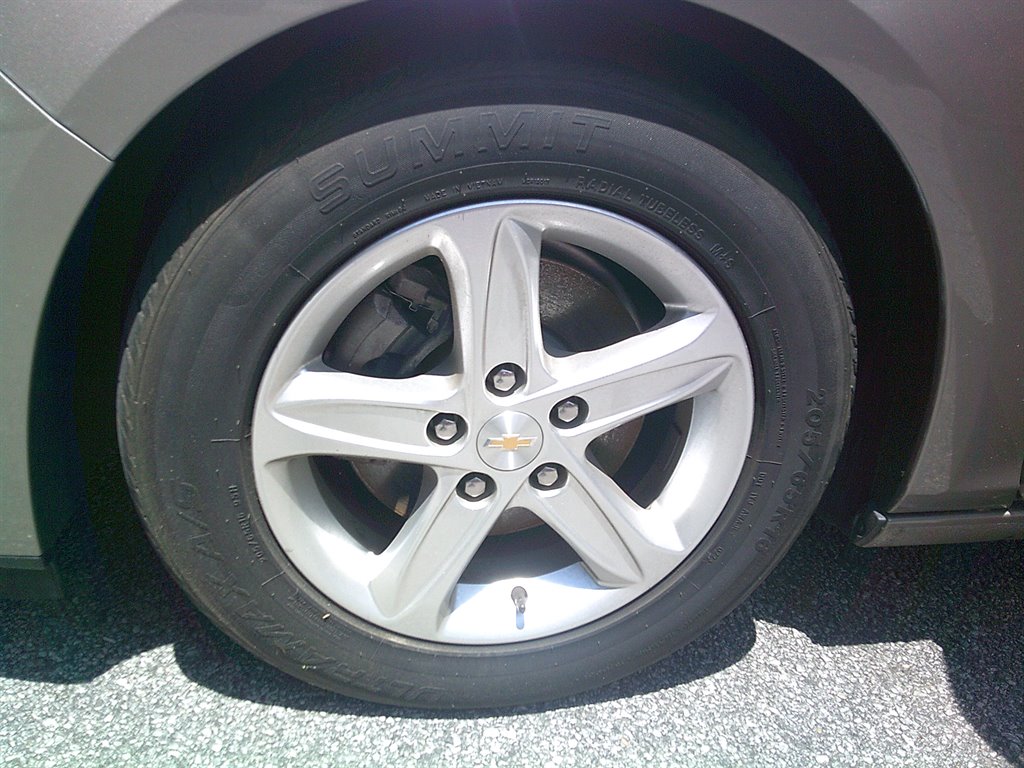 2023 Chevrolet Malibu - $18,995