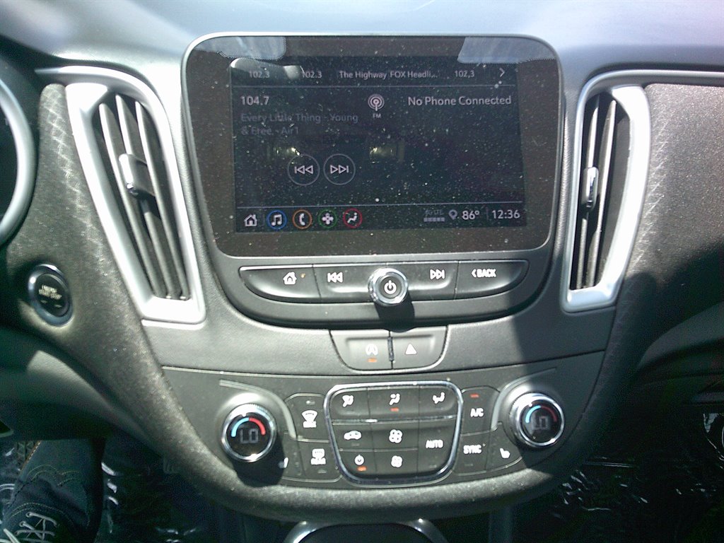2023 Chevrolet Malibu - $18,995
