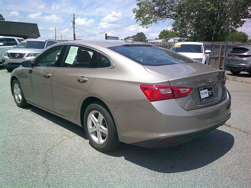 2023 Chevrolet Malibu - $18,995