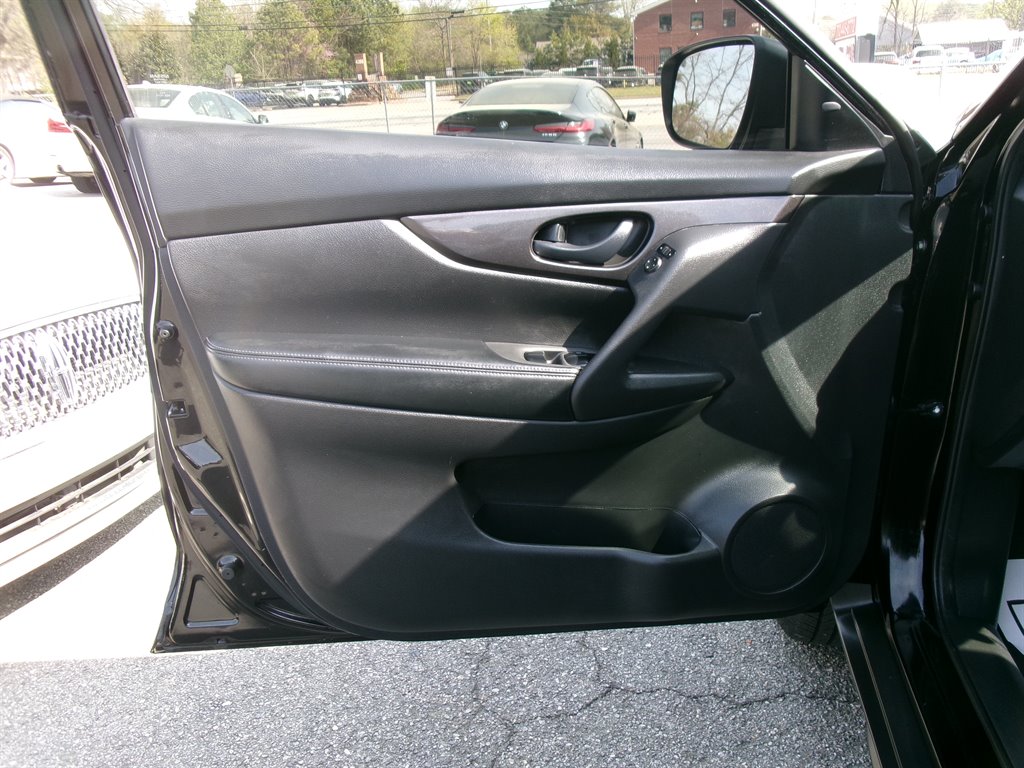 2019 Nissan Rogue - $18,995