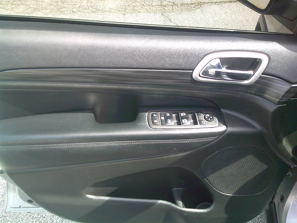 2021 Jeep Cherokee - $18,995