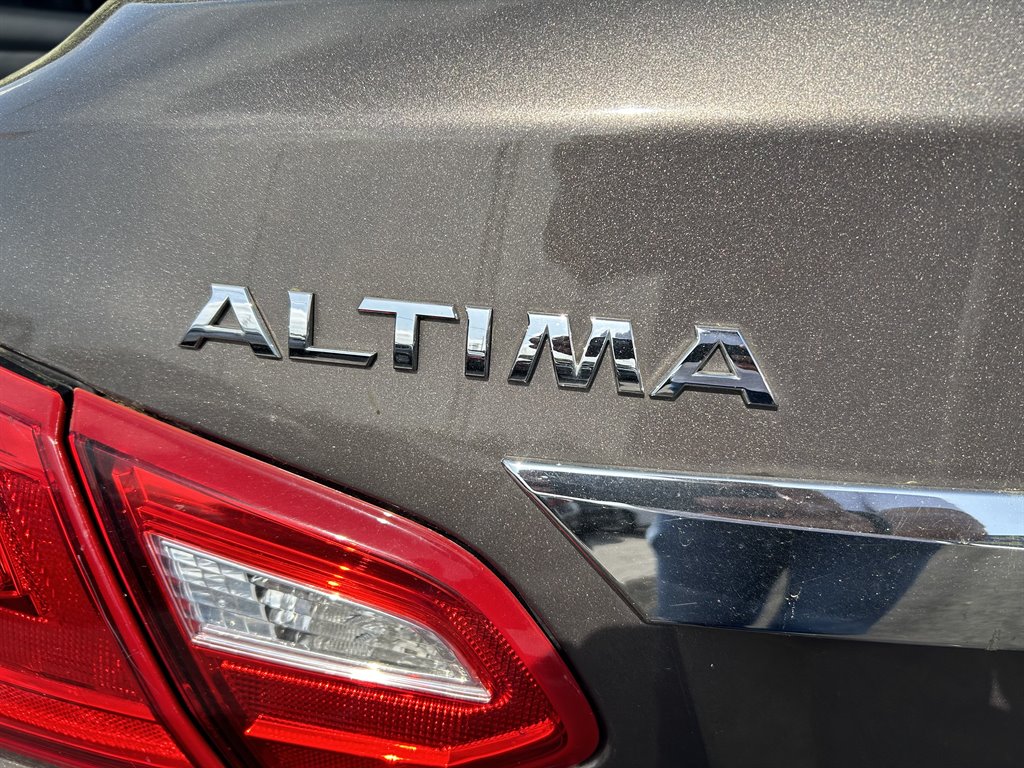 2016 Nissan Altima S photo