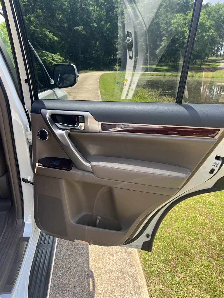 2017 Lexus GX 460 photo