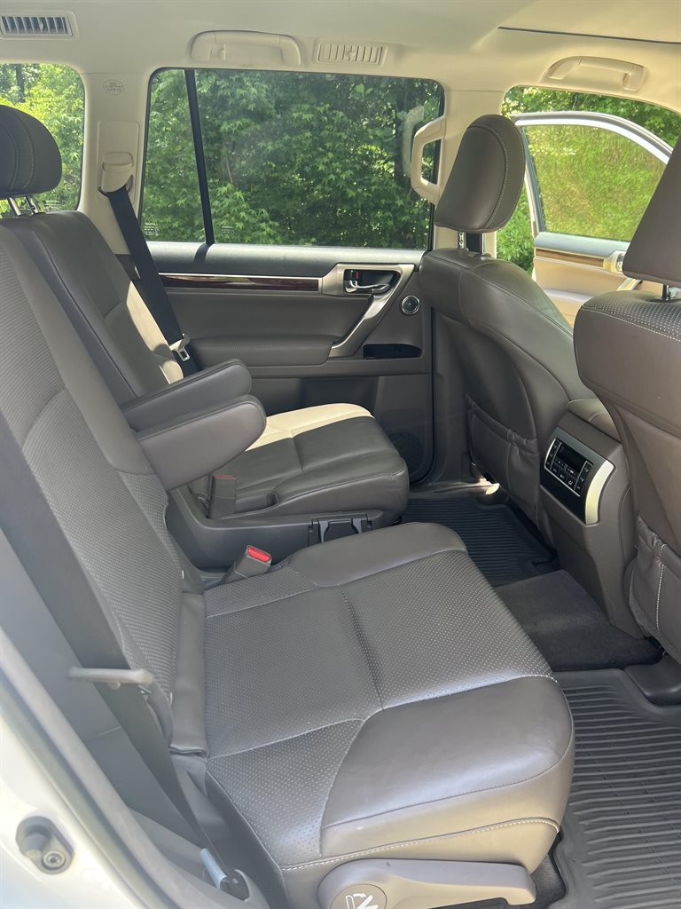 2017 Lexus GX 460 photo