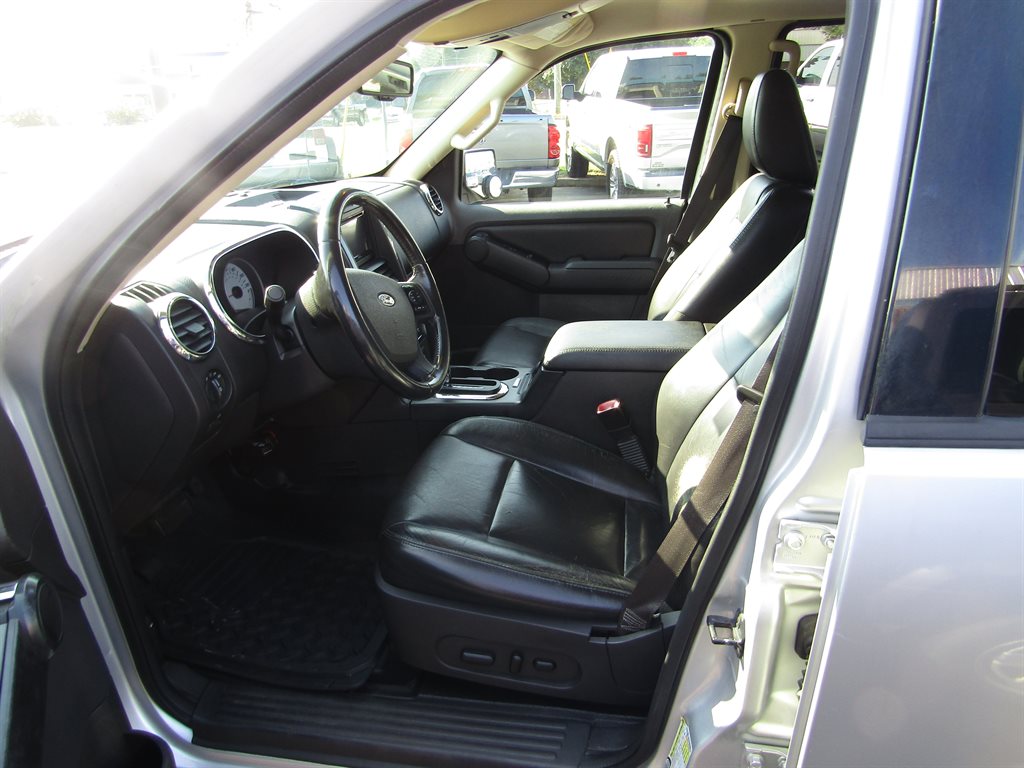 2010 Ford Explorer Sport Trac Limited photo