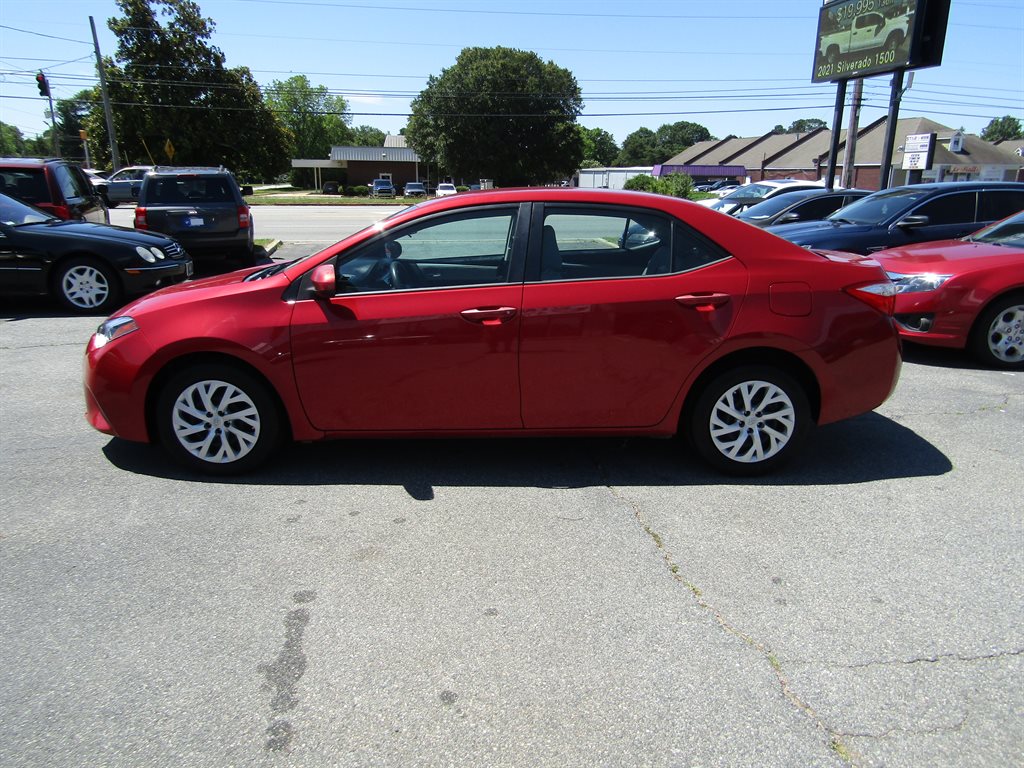The 2014 Toyota Corolla L photos