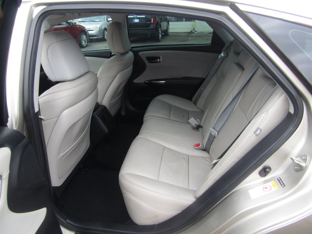 2016 Toyota Avalon - $13,995