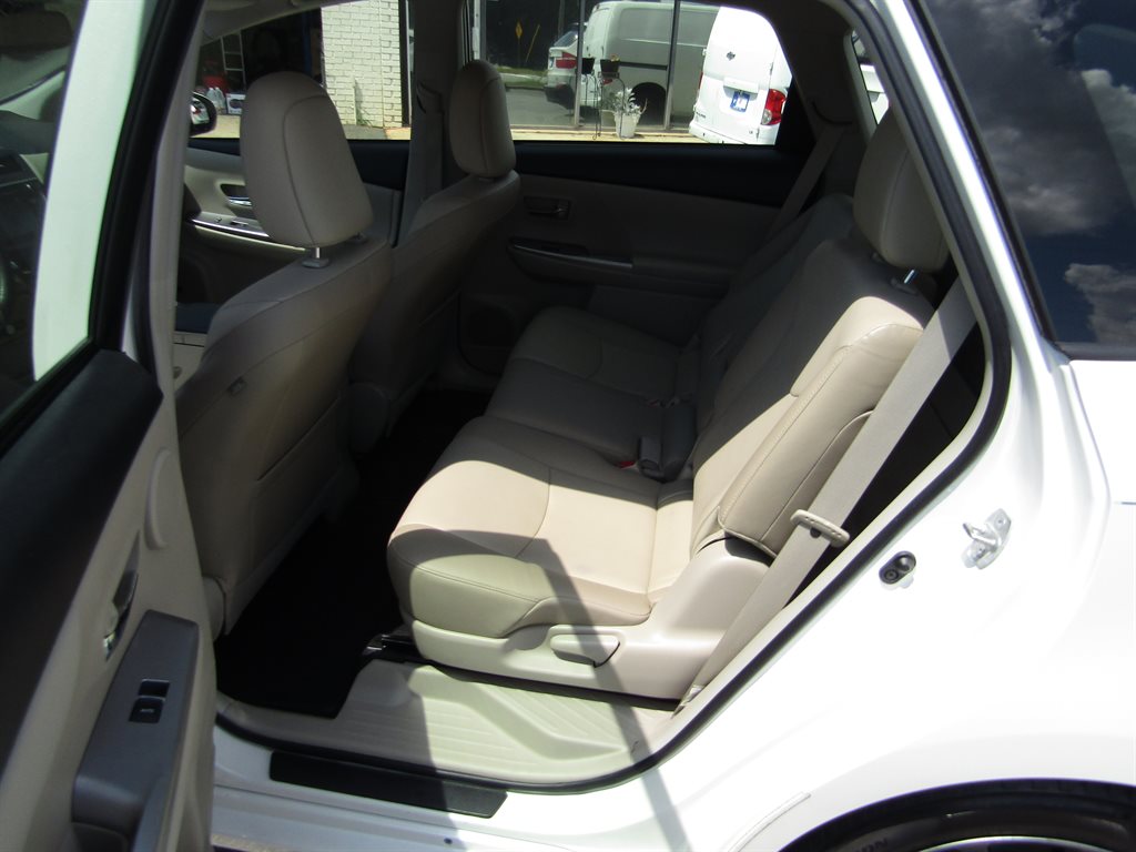 2015 Toyota Prius - $10,995