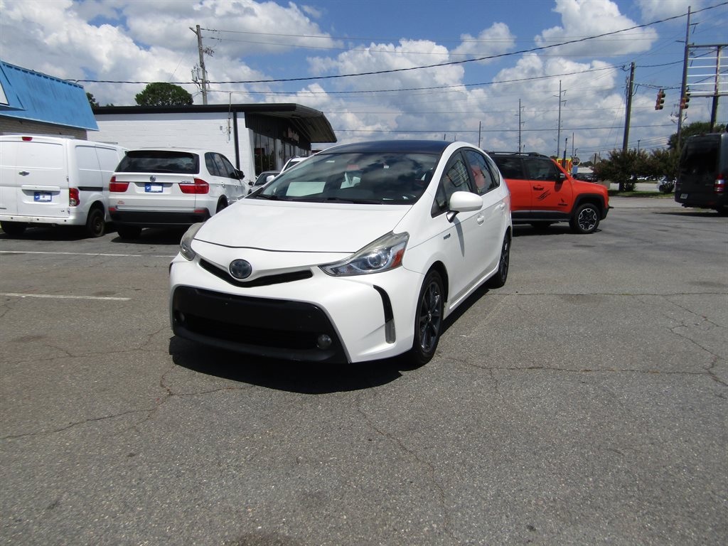 2015 Toyota Prius - $10,995