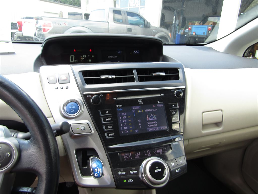 2015 Toyota Prius - $10,995