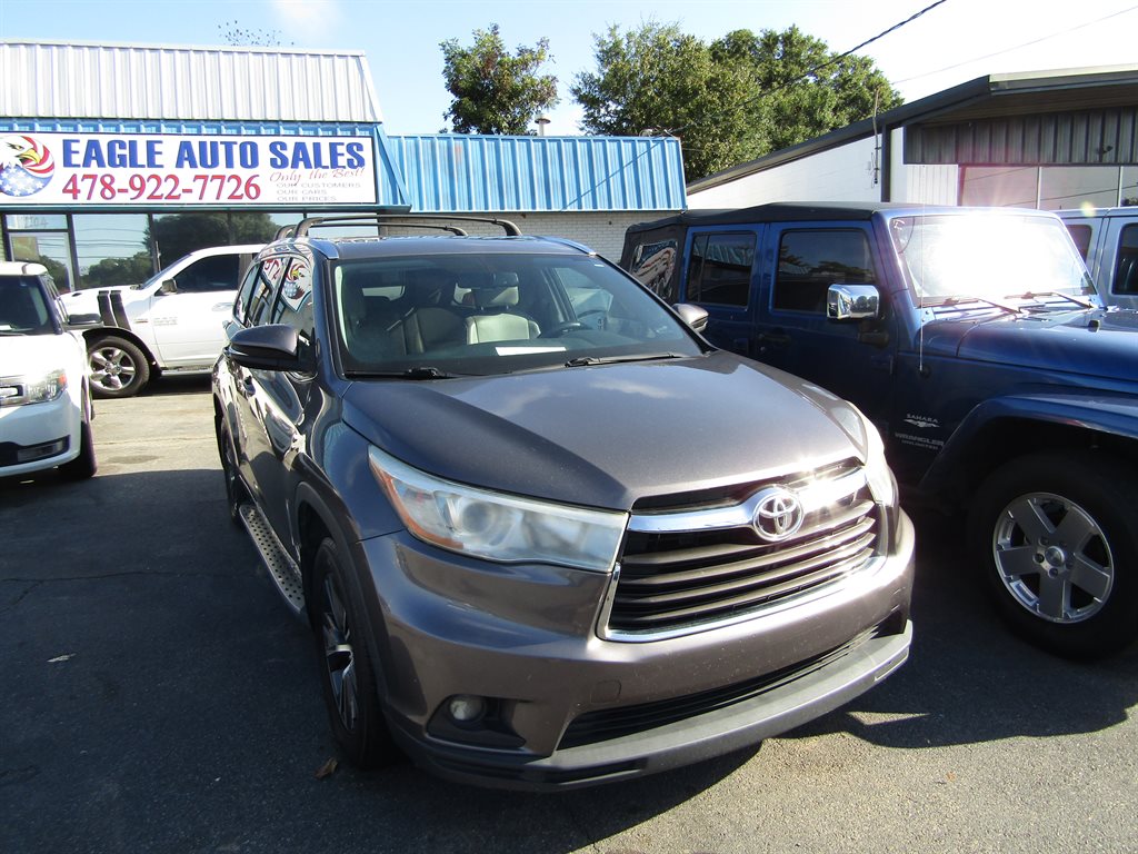 2016 Toyota Highlander - $13,995