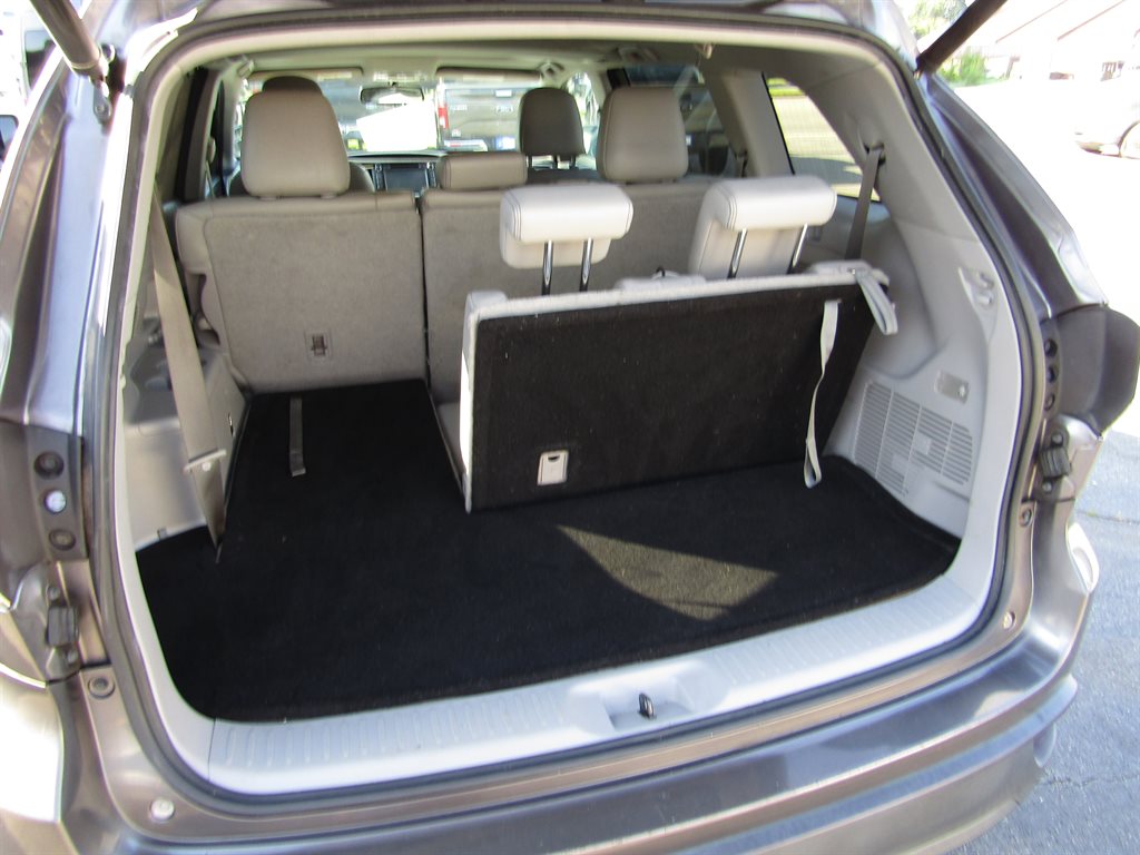 2016 Toyota Highlander - $13,995