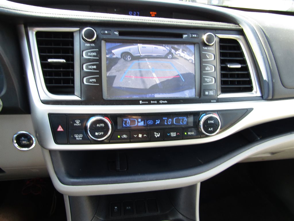 2016 Toyota Highlander - $13,995
