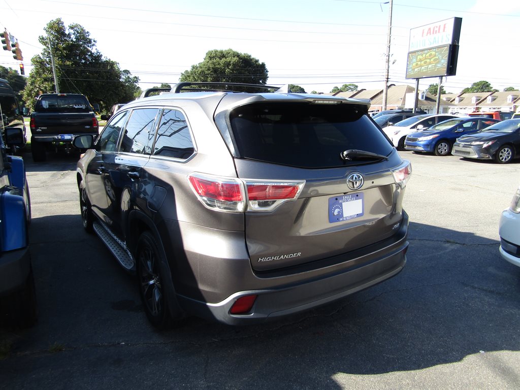 2016 Toyota Highlander - $13,995