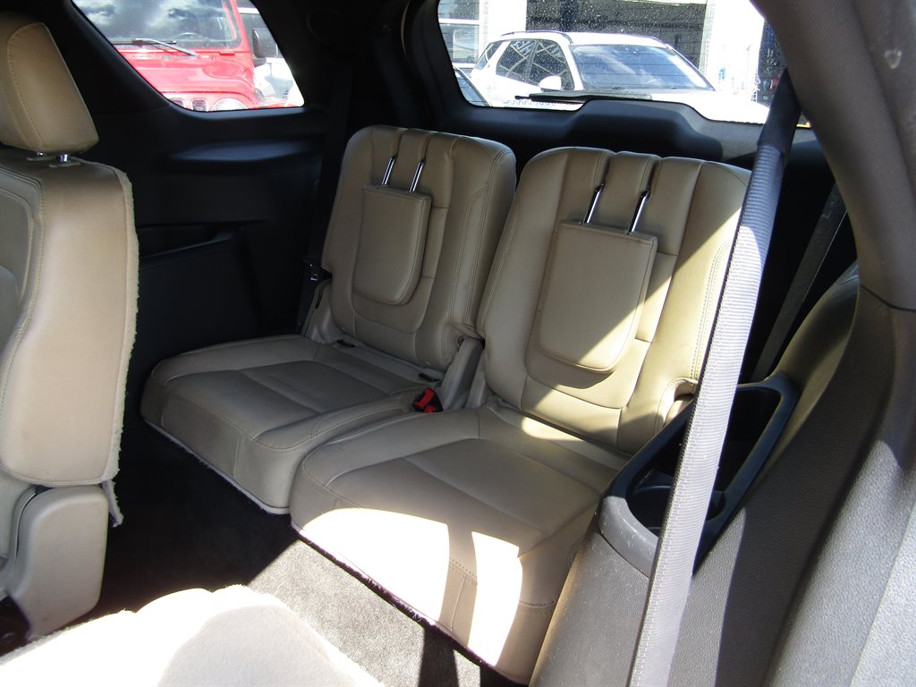 2016 Ford Explorer - $10,995