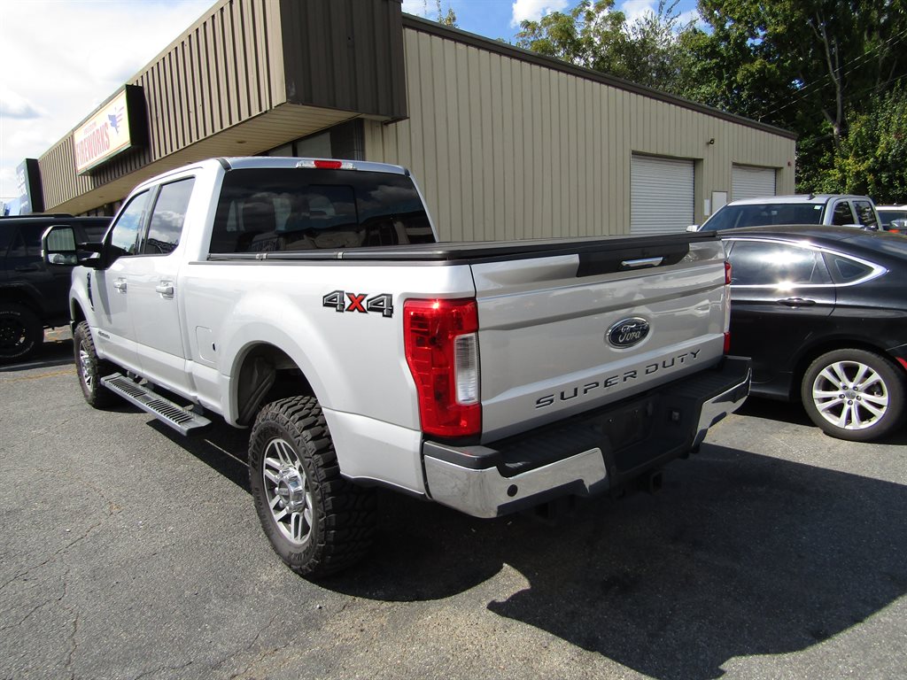 2019 Ford F-250 - $35,995
