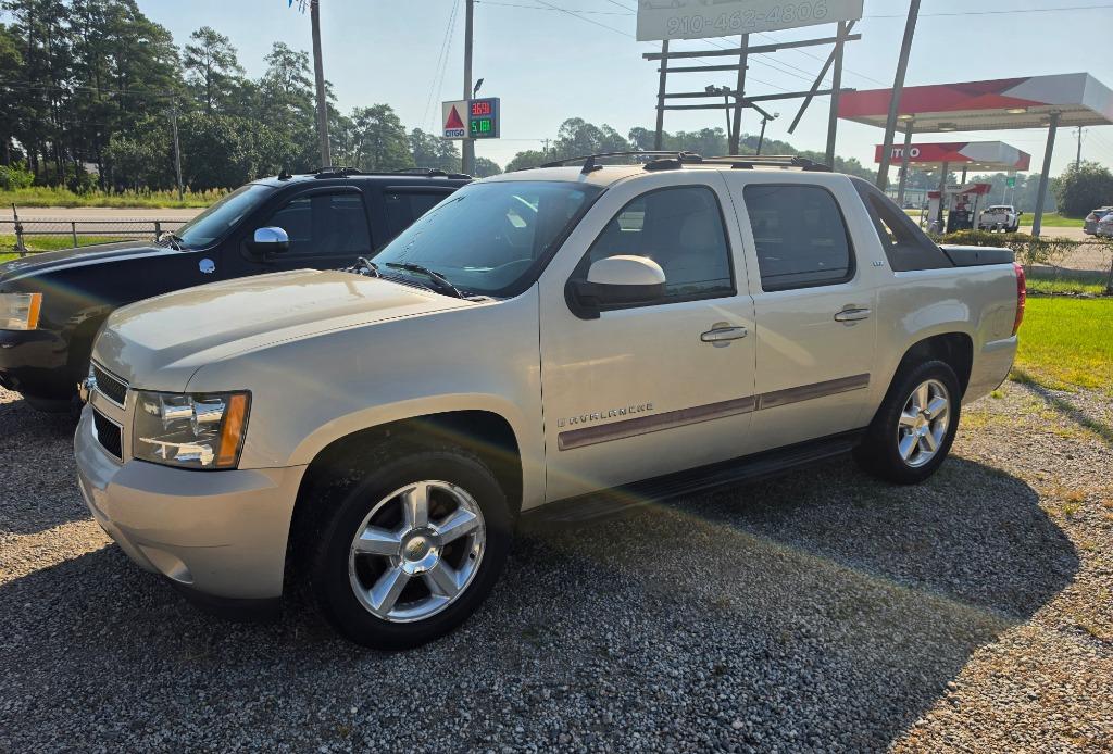 2007 Chevrolet Avalanche - $8,995