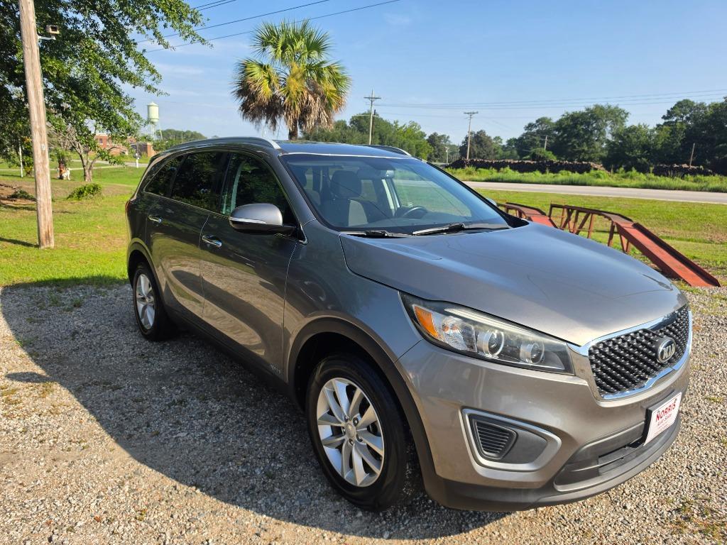 2017 Kia Sorento - $8,995