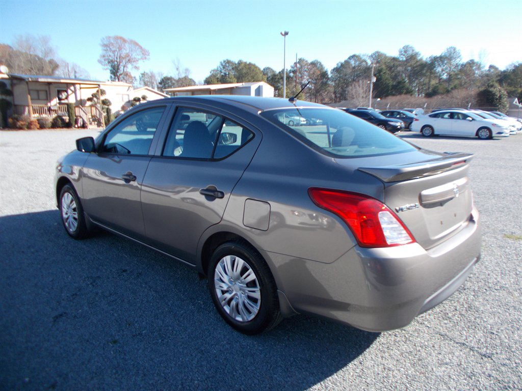 2017 Nissan Versa - $10,000