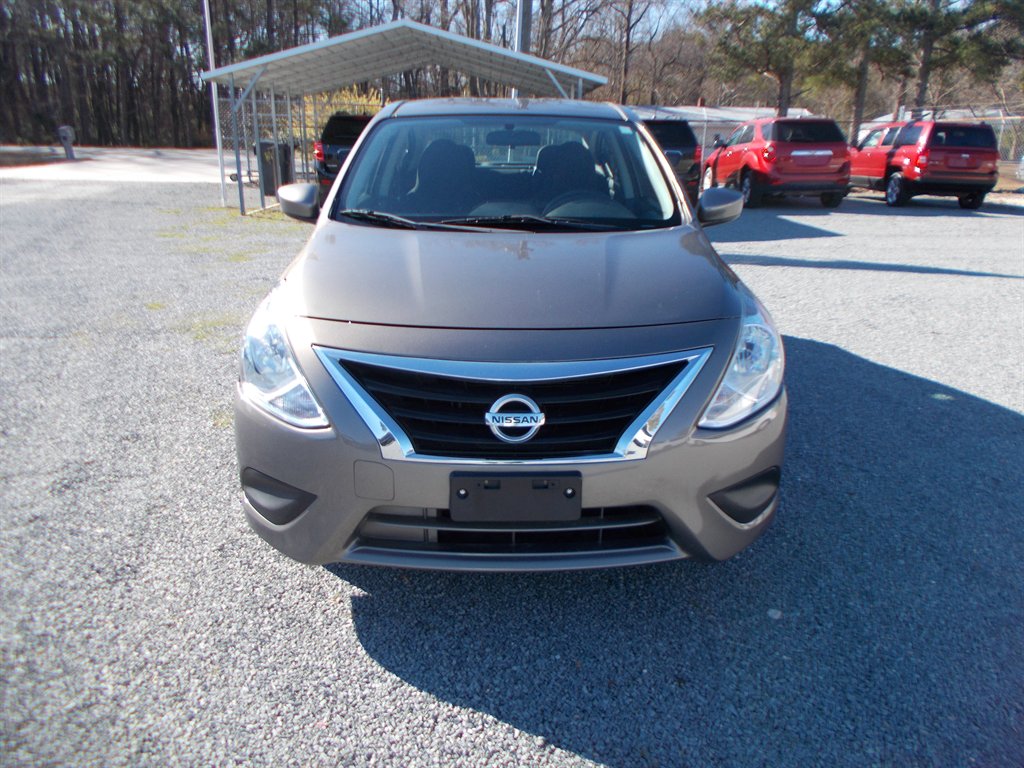 2017 Nissan Versa - $10,000