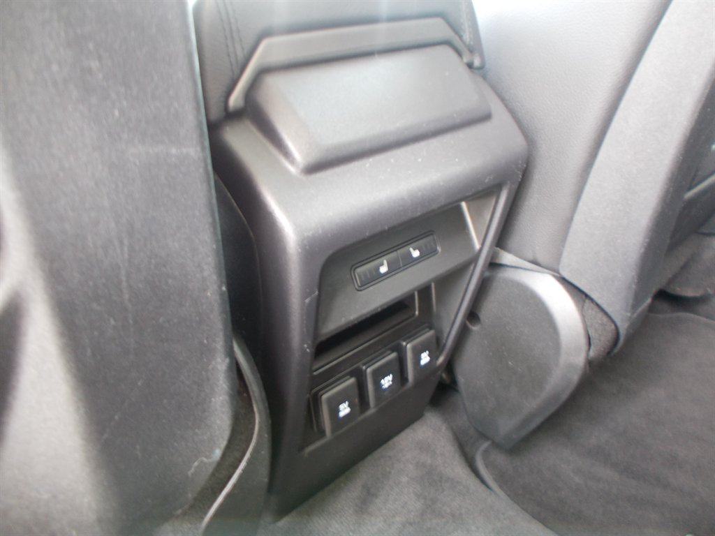 2018 Land Rover Discovery - $12,500